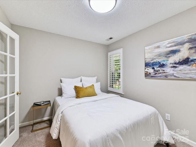 4222 Huntmeadow Drive, Charlotte, NC 28269