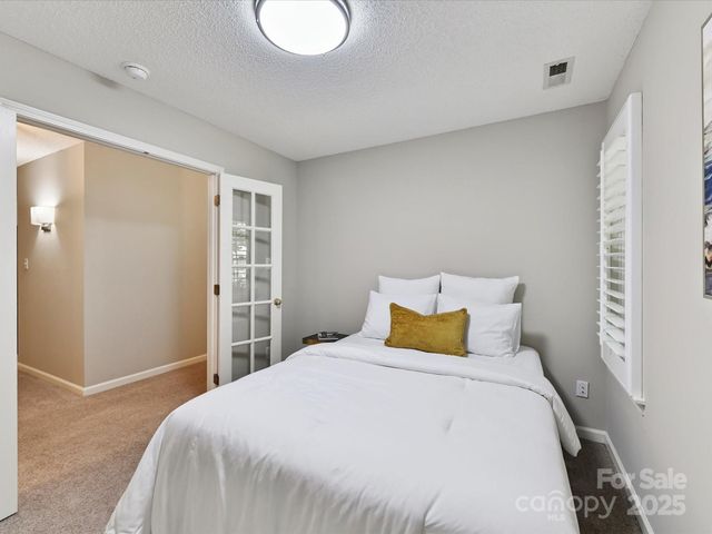 4222 Huntmeadow Drive, Charlotte, NC 28269