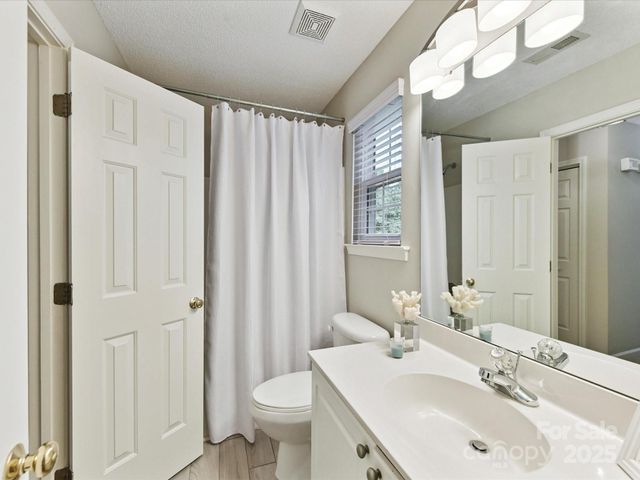 4222 Huntmeadow Drive, Charlotte, NC 28269