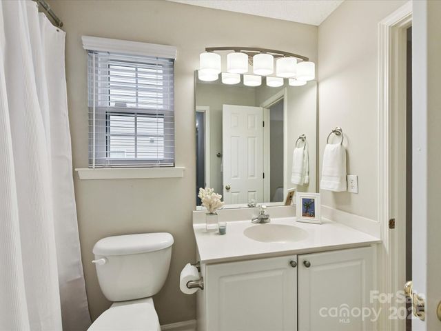 4222 Huntmeadow Drive, Charlotte, NC 28269