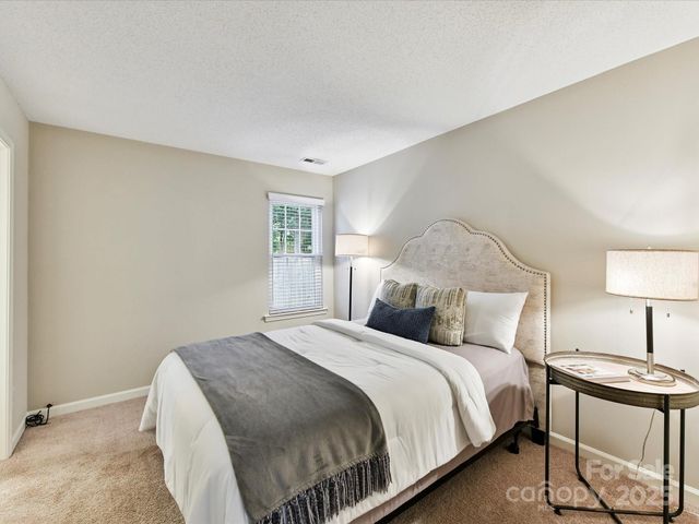4222 Huntmeadow Drive, Charlotte, NC 28269