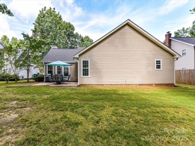 4222 Huntmeadow Drive, Charlotte, NC 28269