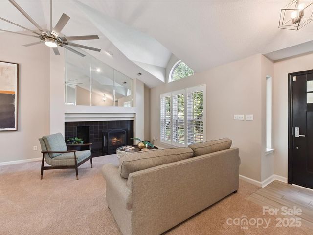 4222 Huntmeadow Drive, Charlotte, NC 28269