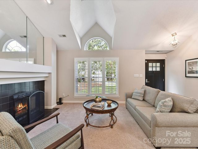 4222 Huntmeadow Drive, Charlotte, NC 28269
