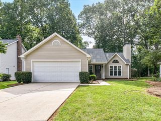 4222 Huntmeadow Drive, Charlotte, NC 28269