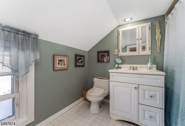40 Sergeantsville Road, Raritan Twp., NJ 08822