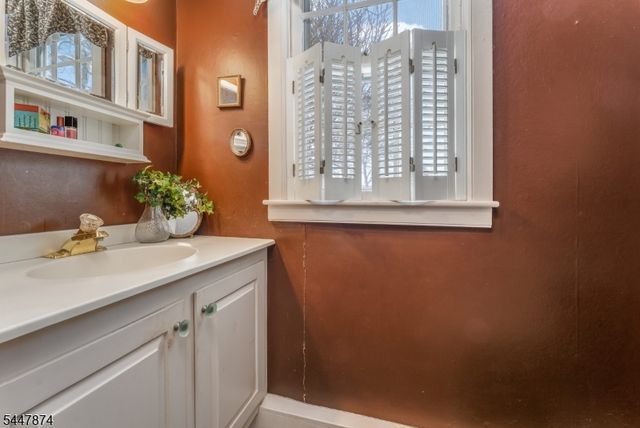 40 Sergeantsville Road, Raritan Twp., NJ 08822
