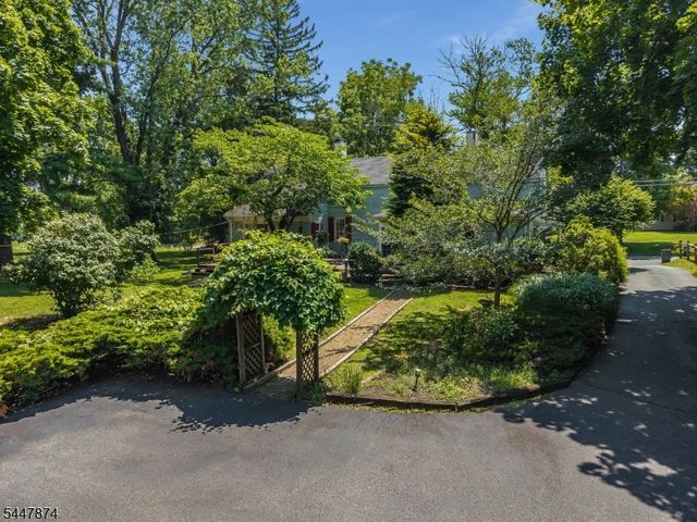 40 Sergeantsville Road, Raritan Twp., NJ 08822