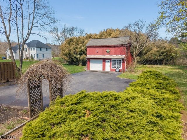 40 Sergeantsville Road, Raritan Twp., NJ 08822