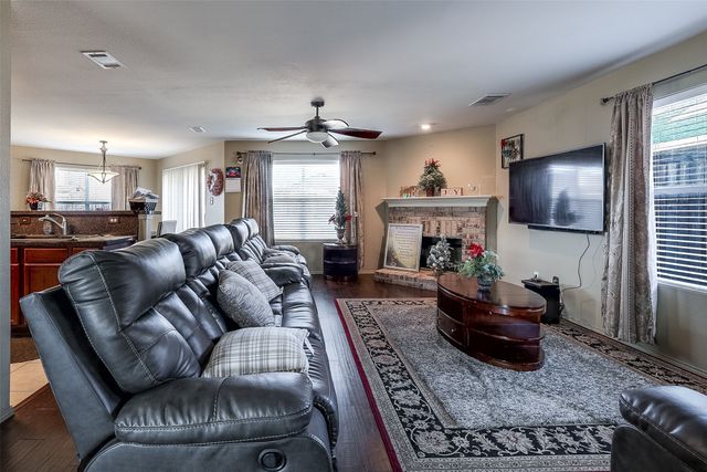 1411 Everglades Court, Arlington, TX 76002