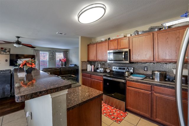 1411 Everglades Court, Arlington, TX 76002