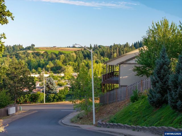 2274 Genesis Ct SE, Salem, OR 97306