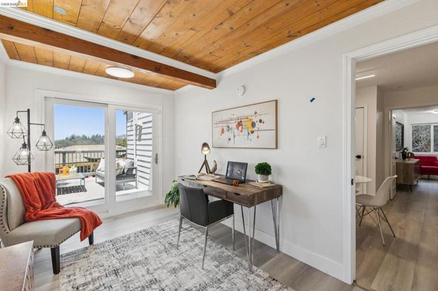 6756 Snake Road, Oakland, CA 94611
