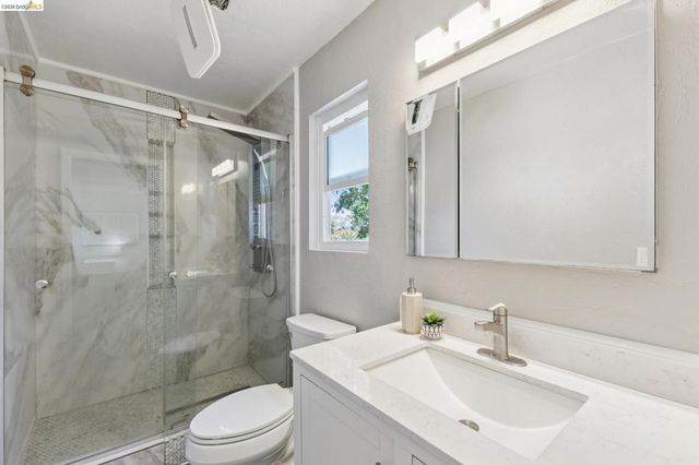 6756 Snake Road, Oakland, CA 94611