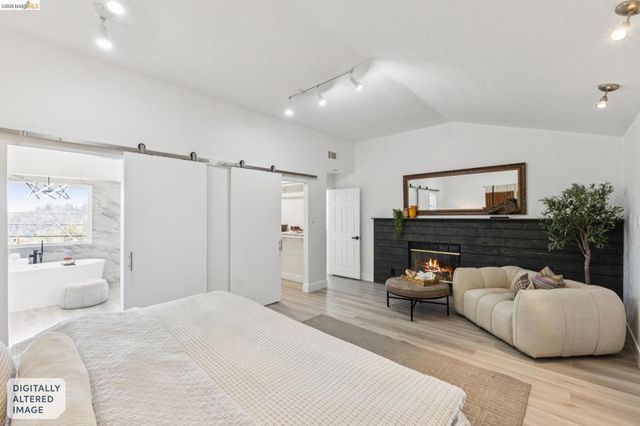 6756 Snake Road, Oakland, CA 94611