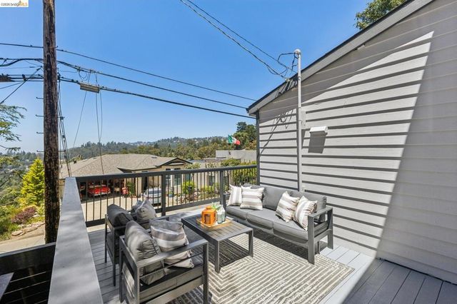 6756 Snake Road, Oakland, CA 94611