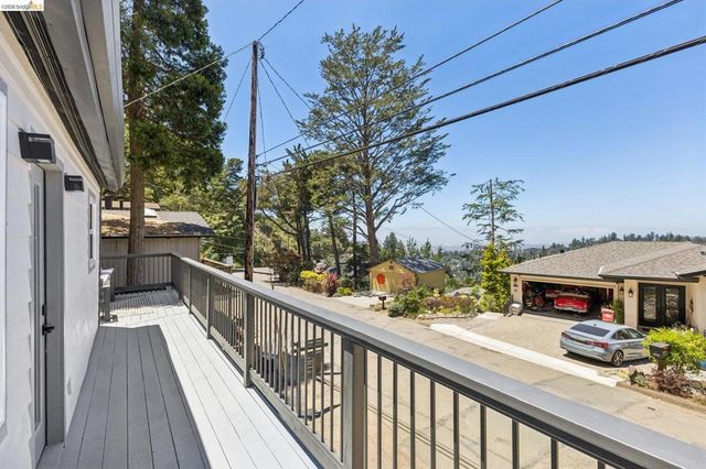 6756 Snake Road, Oakland, CA 94611
