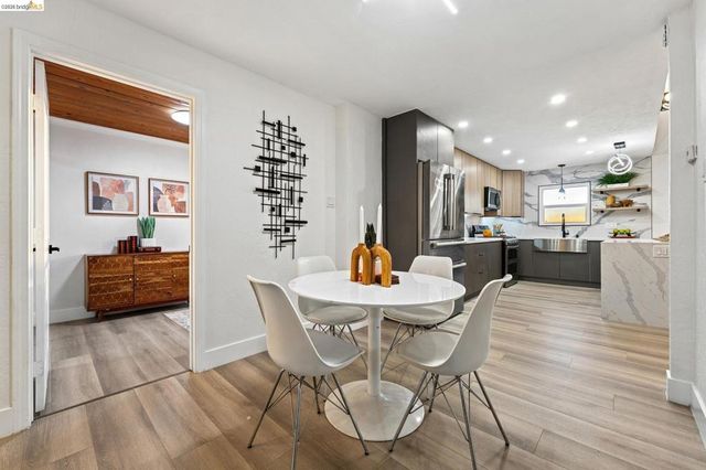 6756 Snake Road, Oakland, CA 94611