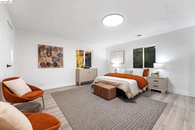 6756 Snake Road, Oakland, CA 94611