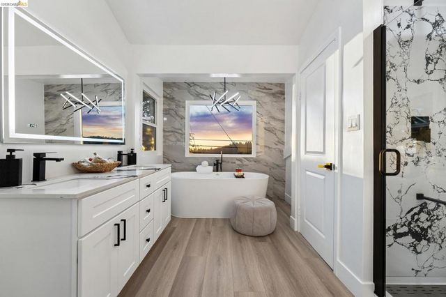 6756 Snake Road, Oakland, CA 94611