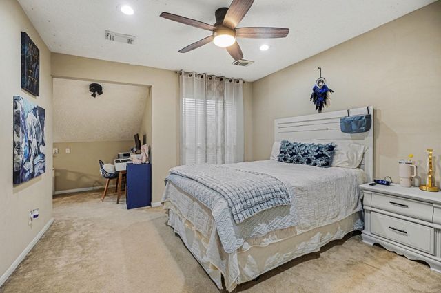 819 Davis Road, League City, TX 77573