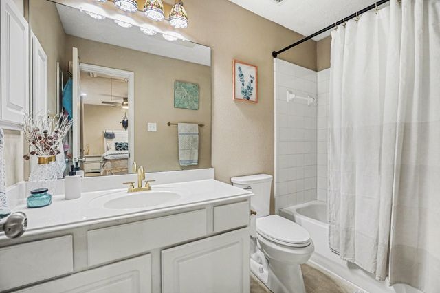 819 Davis Road, League City, TX 77573