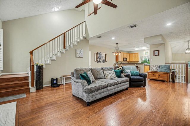 819 Davis Road, League City, TX 77573
