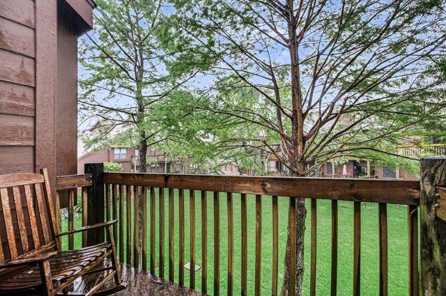 819 Davis Road, League City, TX 77573