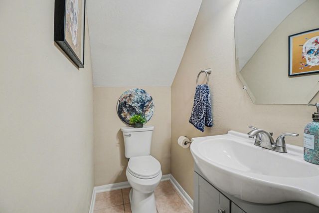 819 Davis Road, League City, TX 77573