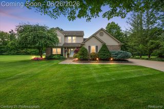 4683 Fox Chase Drive, White Lake Charter Township, MI 48383