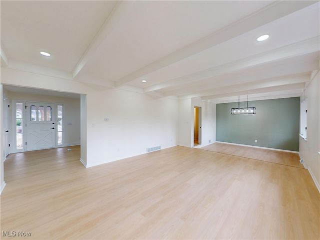 7453 Hollycroft Lane, Mentor, OH 44060