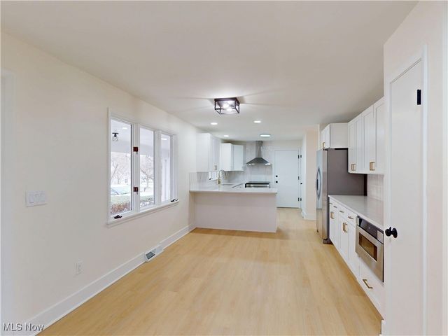 7453 Hollycroft Lane, Mentor, OH 44060