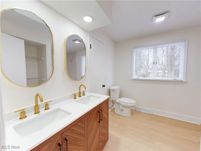 7453 Hollycroft Lane, Mentor, OH 44060