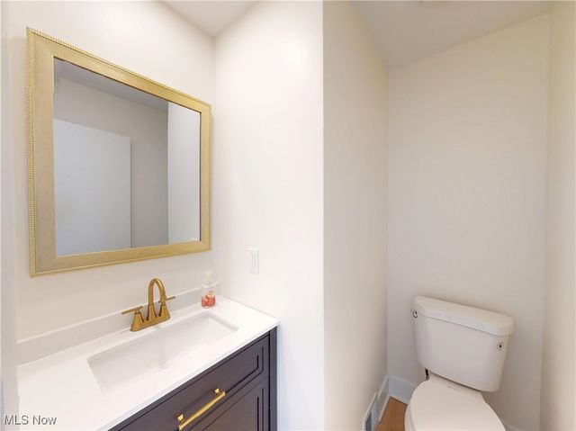 7453 Hollycroft Lane, Mentor, OH 44060