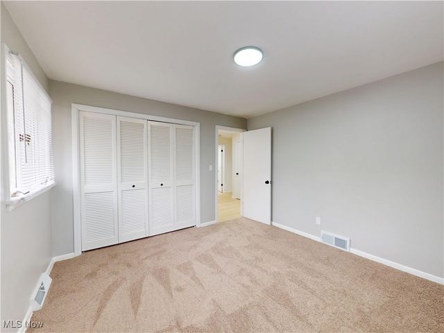 7453 Hollycroft Lane, Mentor, OH 44060