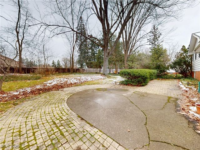 7453 Hollycroft Lane, Mentor, OH 44060