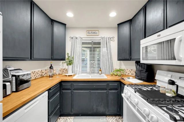 7304 Quill Dr. 182, Downey, CA 90242