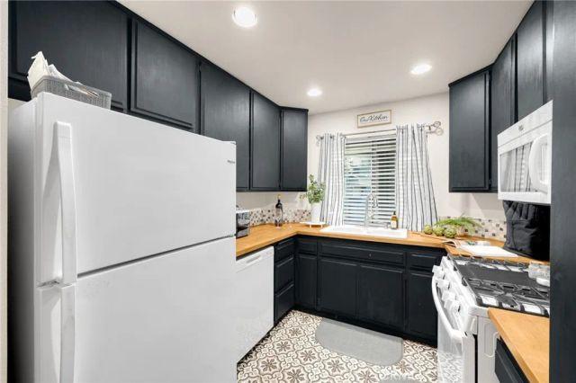 7304 Quill Dr. 182, Downey, CA 90242