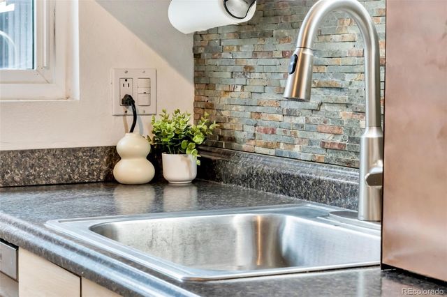 8921 W Yale Avenue, Lakewood, CO 80227