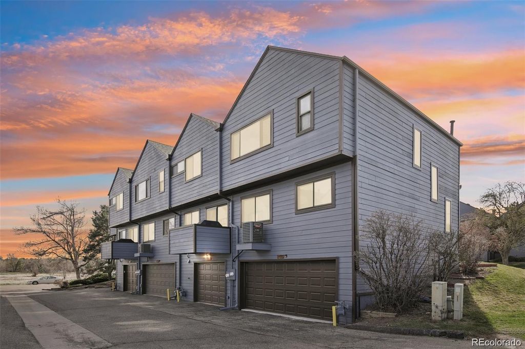 8921 W Yale Avenue, Lakewood, CO 80227
