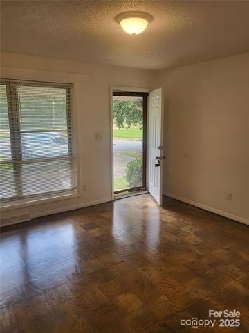 4731 Highlake Drive, Charlotte, NC 28215