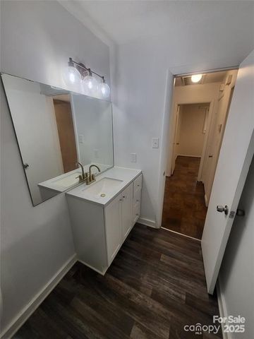 4731 Highlake Drive, Charlotte, NC 28215