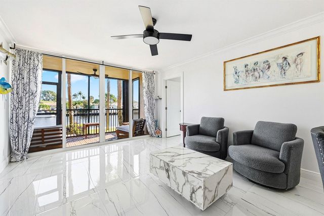 18 Royal Palm Way Way 109, Boca Raton, FL 33432