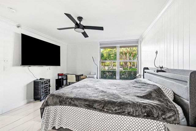 18 Royal Palm Way Way 109, Boca Raton, FL 33432