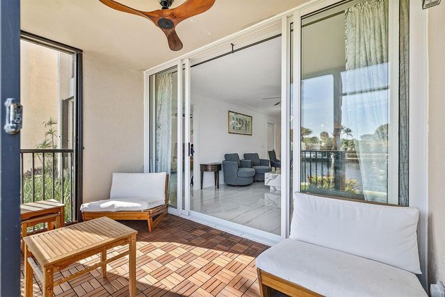 18 Royal Palm Way Way 109, Boca Raton, FL 33432