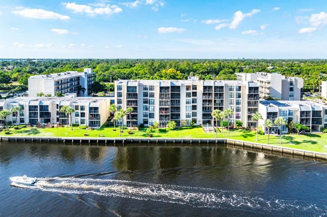 18 Royal Palm Way Way 109, Boca Raton, FL 33432