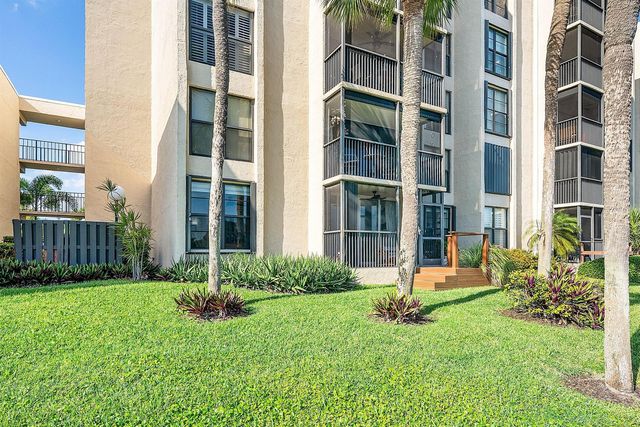 18 Royal Palm Way Way 109, Boca Raton, FL 33432
