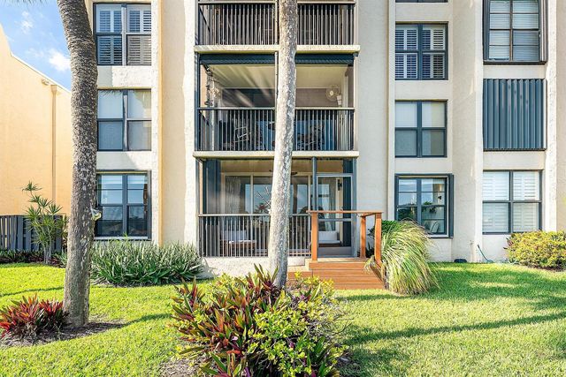 18 Royal Palm Way Way 109, Boca Raton, FL 33432