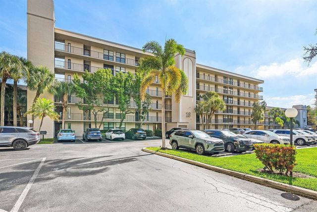18 Royal Palm Way Way 109, Boca Raton, FL 33432