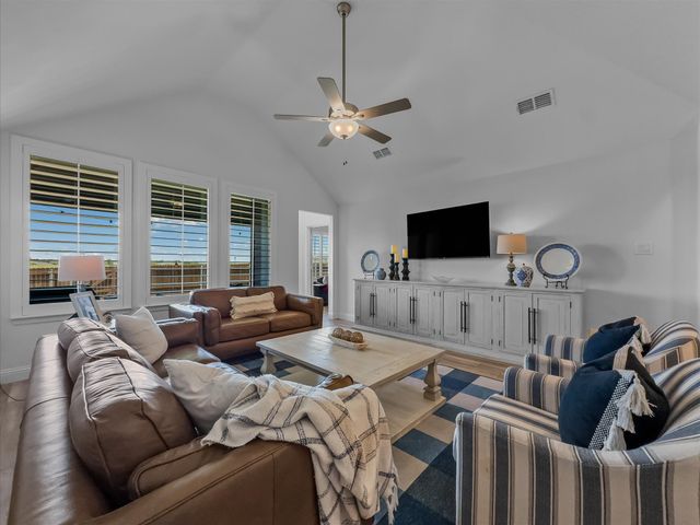 363 Misty Meadow Lane, Lavon, TX 75166